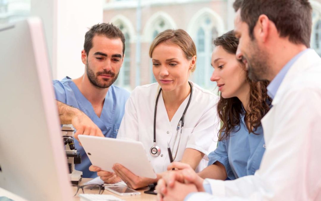 17. health care team 400x250 1